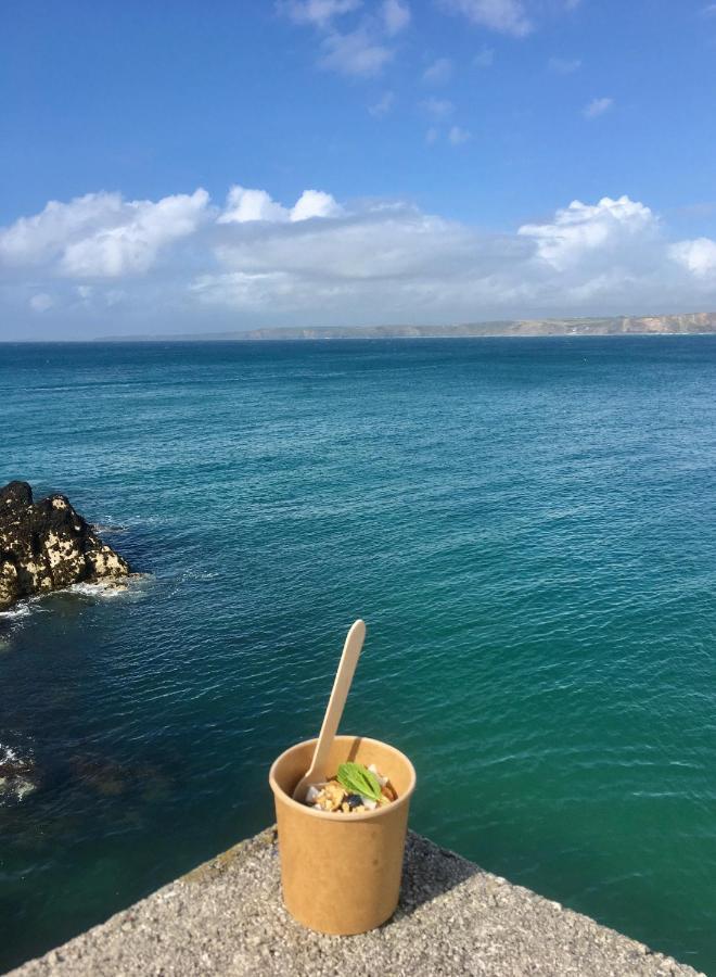 The Blue Door Bed & Breakfast New Quay Екстериор снимка