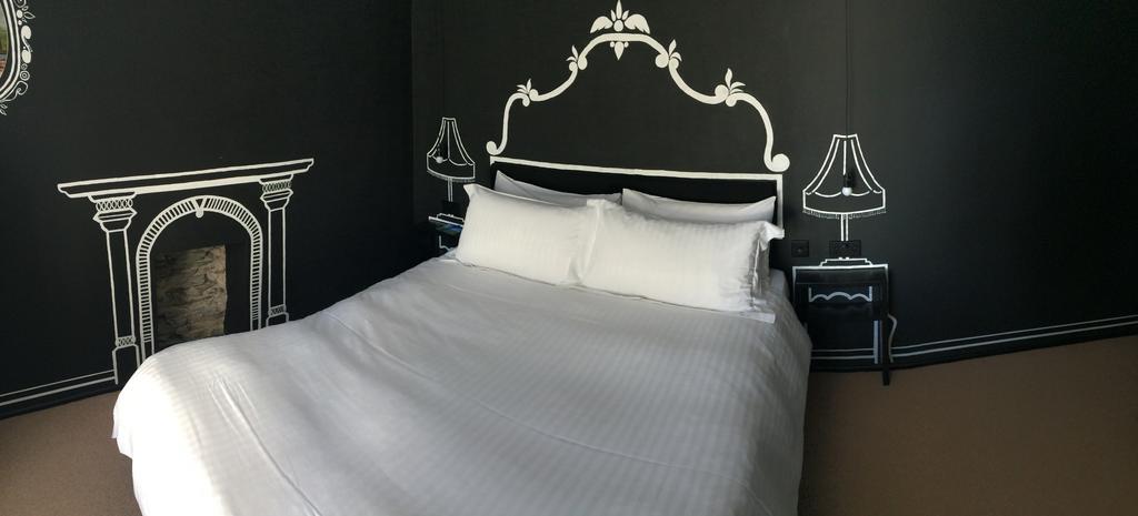 The Blue Door Bed & Breakfast New Quay Екстериор снимка