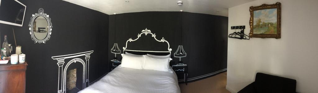 The Blue Door Bed & Breakfast New Quay Екстериор снимка