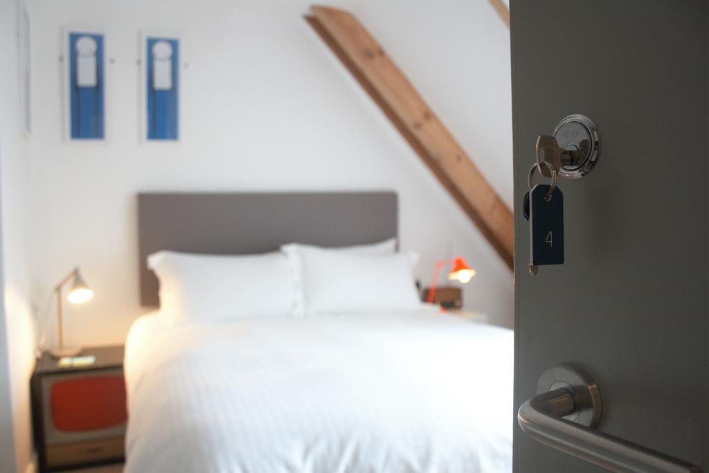 The Blue Door Bed & Breakfast New Quay Екстериор снимка