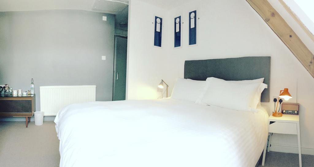 The Blue Door Bed & Breakfast New Quay Екстериор снимка